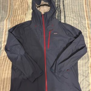 Patagonia Men's Navy Windbreaker with Scarlet Accents